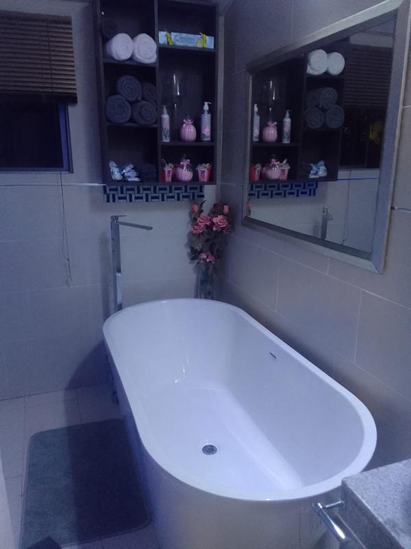 2 Bedroom Property for Sale in Grove End KwaZulu-Natal