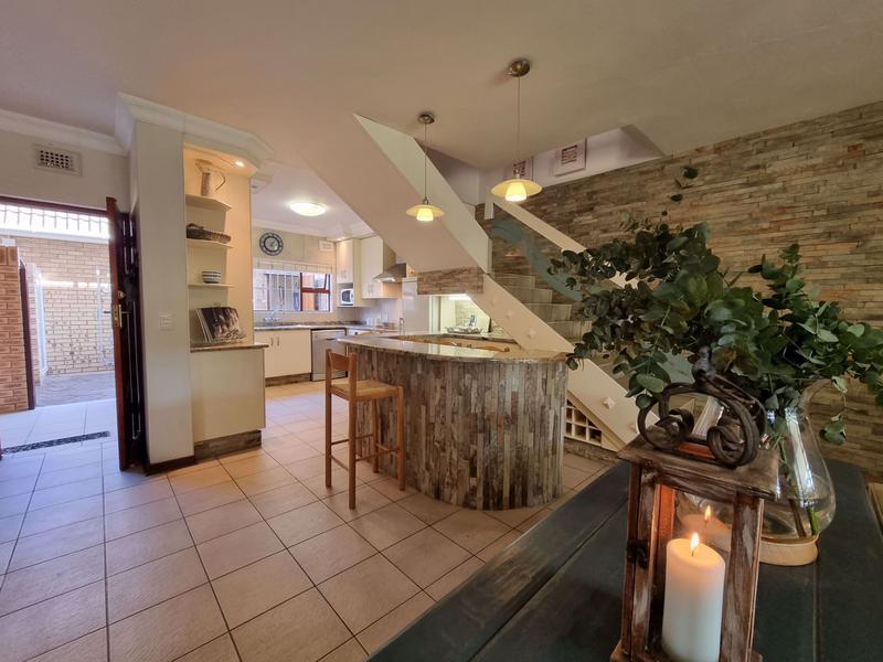 4 Bedroom Property for Sale in Hibberdene KwaZulu-Natal