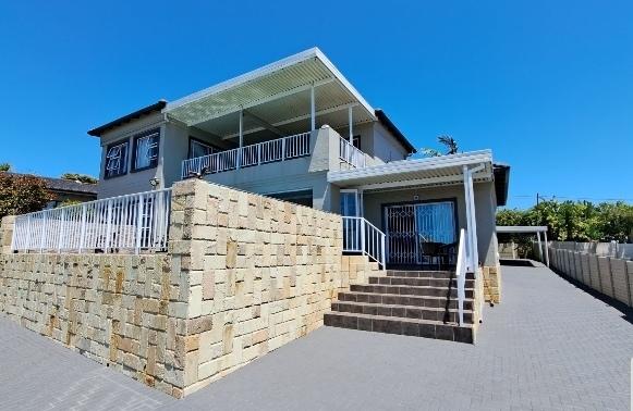 5 Bedroom Property for Sale in St Michaels On Sea KwaZulu-Natal