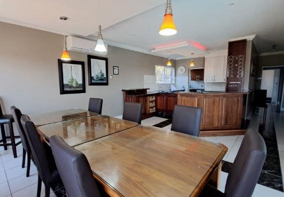 5 Bedroom Property for Sale in St Michaels On Sea KwaZulu-Natal