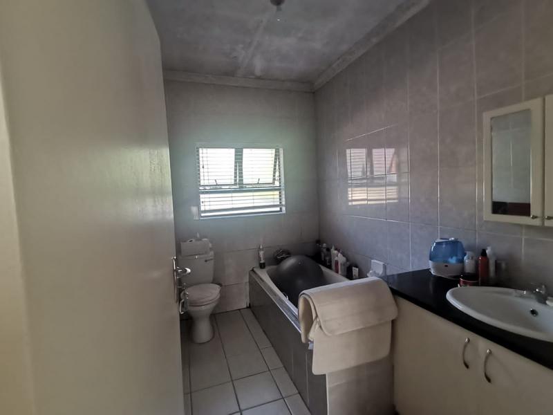 3 Bedroom Property for Sale in Uvongo KwaZulu-Natal