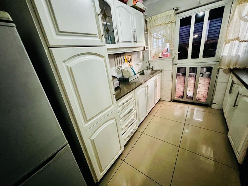 3 Bedroom Property for Sale in Kwamashu KwaZulu-Natal