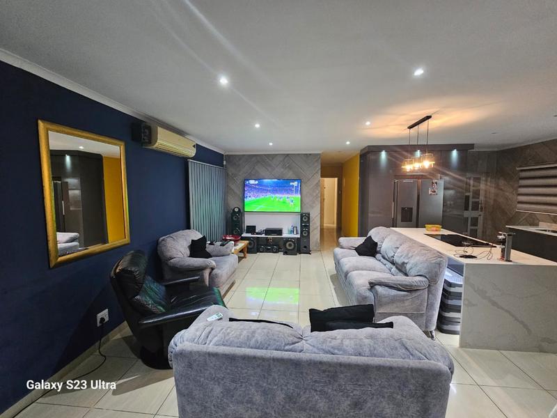 3 Bedroom Property for Sale in Centenary Park KwaZulu-Natal