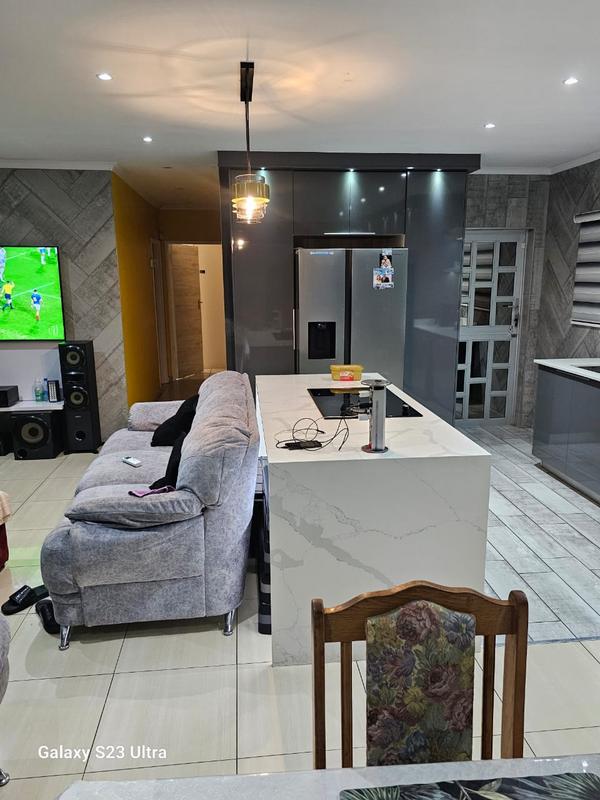 3 Bedroom Property for Sale in Centenary Park KwaZulu-Natal