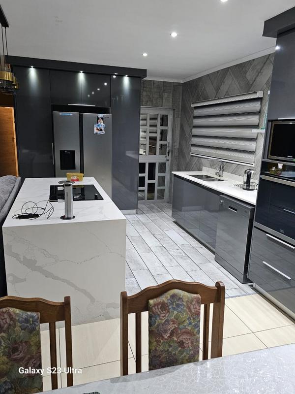 3 Bedroom Property for Sale in Centenary Park KwaZulu-Natal