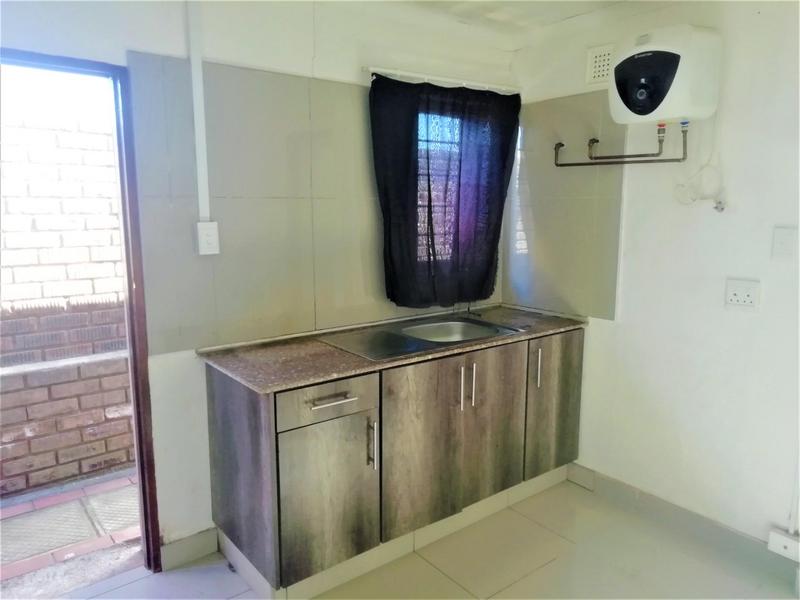 To Let 1 Bedroom Property for Rent in Scottburgh KwaZulu-Natal