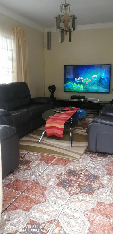 To Let 3 Bedroom Property for Rent in Montclair KwaZulu-Natal