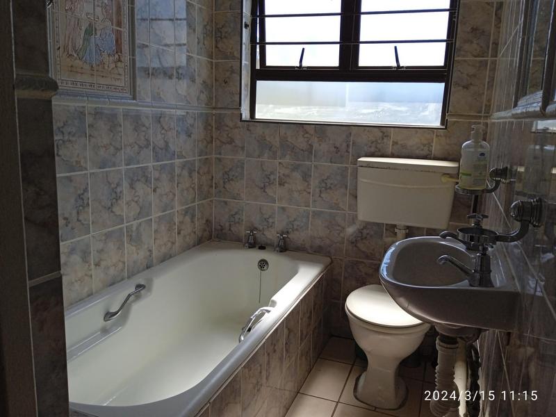 2 Bedroom Property for Sale in Manaba Beach KwaZulu-Natal