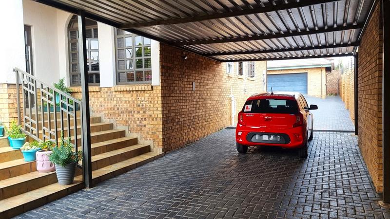 4 Bedroom Property for Sale in Ballitoville KwaZulu-Natal