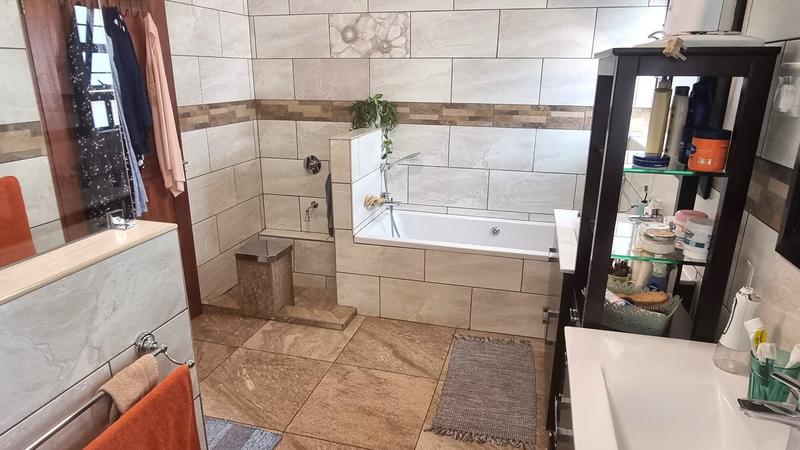 4 Bedroom Property for Sale in Ballitoville KwaZulu-Natal