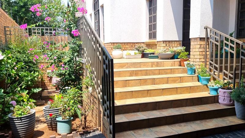 4 Bedroom Property for Sale in Ballitoville KwaZulu-Natal