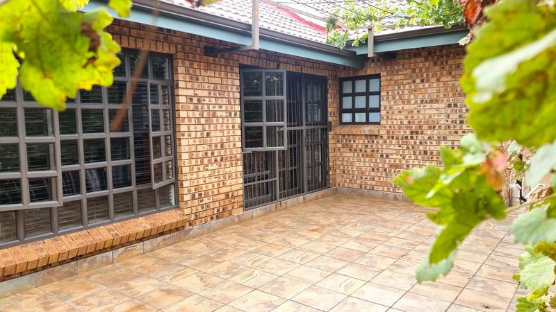 4 Bedroom Property for Sale in Ballitoville KwaZulu-Natal