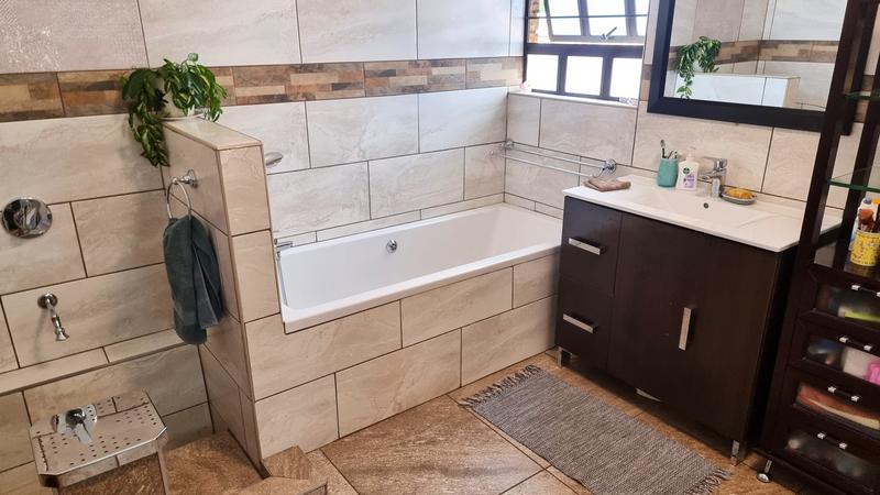 4 Bedroom Property for Sale in Ballitoville KwaZulu-Natal