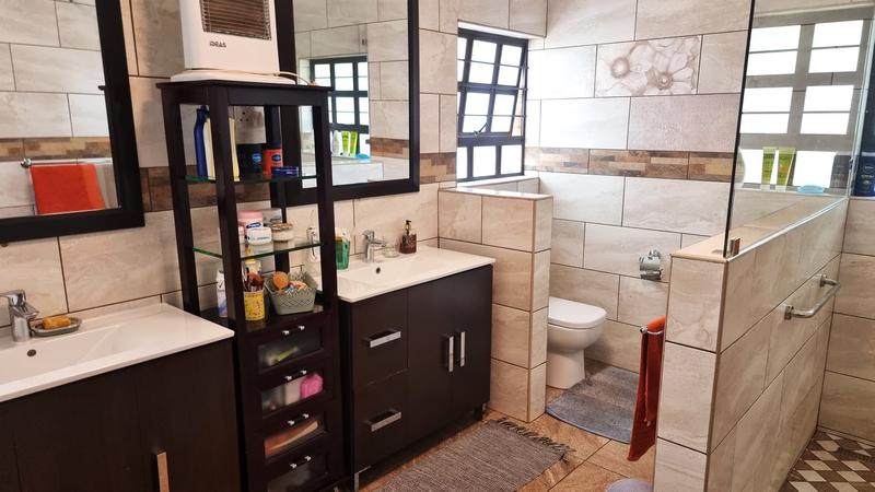 4 Bedroom Property for Sale in Ballitoville KwaZulu-Natal