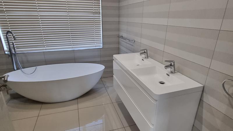 5 Bedroom Property for Sale in Jozini Rural KwaZulu-Natal