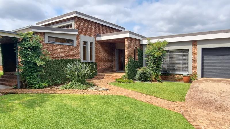 5 Bedroom Property for Sale in Ballito Central KwaZulu-Natal