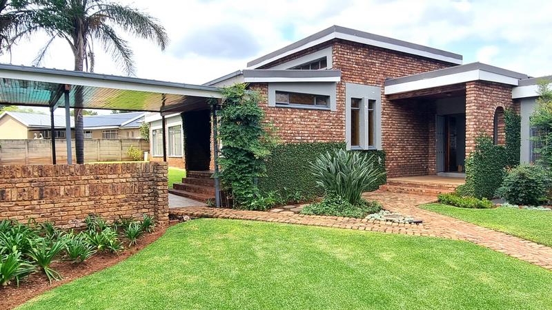 5 Bedroom Property for Sale in Ballito Central KwaZulu-Natal