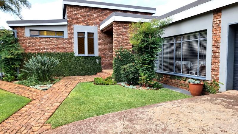 5 Bedroom Property for Sale in Ballito Central KwaZulu-Natal