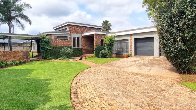 5 Bedroom Property for Sale in Ballito Central KwaZulu-Natal