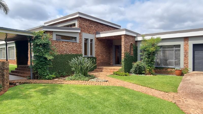 5 Bedroom Property for Sale in Ballito Central KwaZulu-Natal