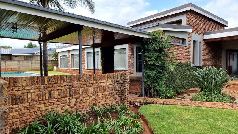 5 Bedroom Property for Sale in Ballito Central KwaZulu-Natal