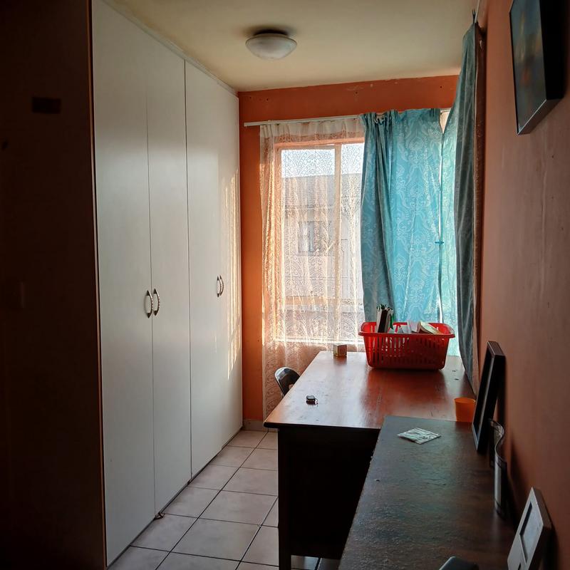 1 Bedroom Property for Sale in Montclair KwaZulu-Natal