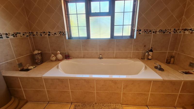 4 Bedroom Property for Sale in Jozini Rural KwaZulu-Natal