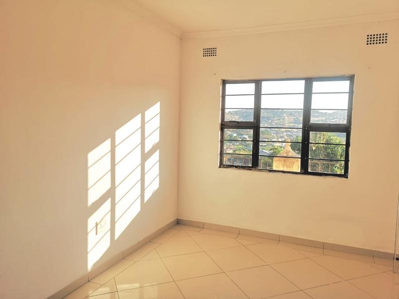 To Let 3 Bedroom Property for Rent in Umlazi KwaZulu-Natal