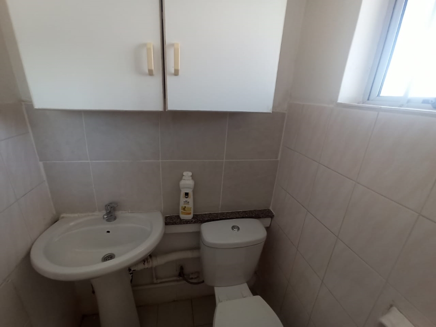 To Let 2 Bedroom Property for Rent in Doonside KwaZulu-Natal