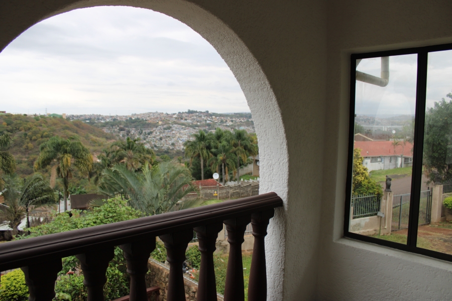 4 Bedroom Property for Sale in Burlington Heights KwaZulu-Natal