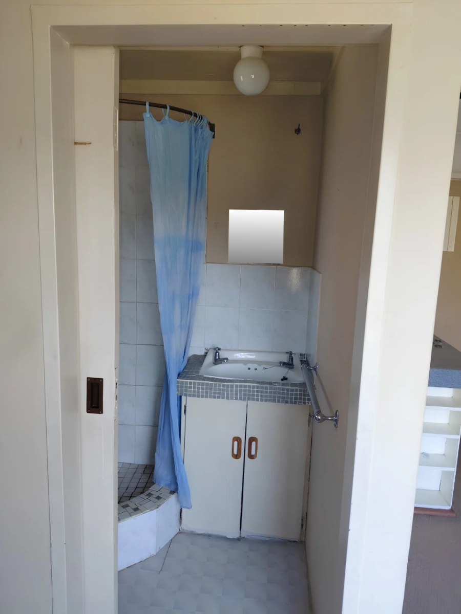1 Bedroom Property for Sale in Prestbury KwaZulu-Natal