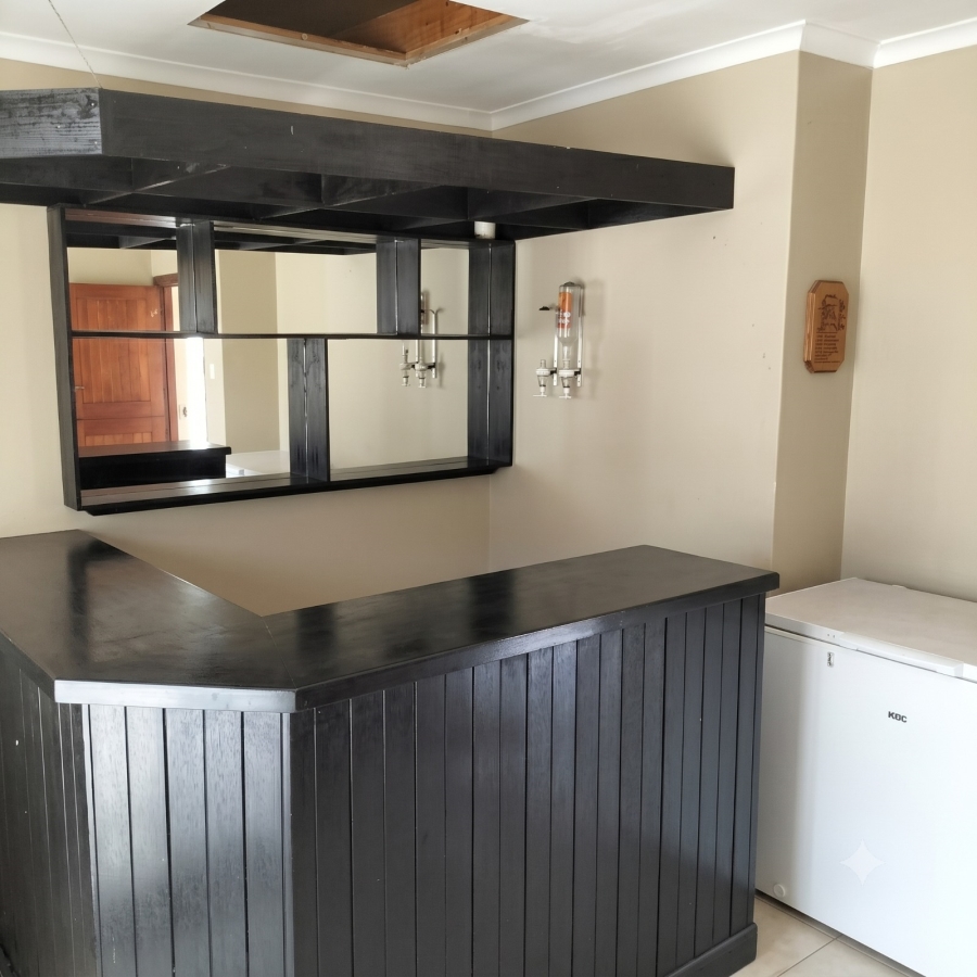 5 Bedroom Property for Sale in Cowies Hill Park KwaZulu-Natal