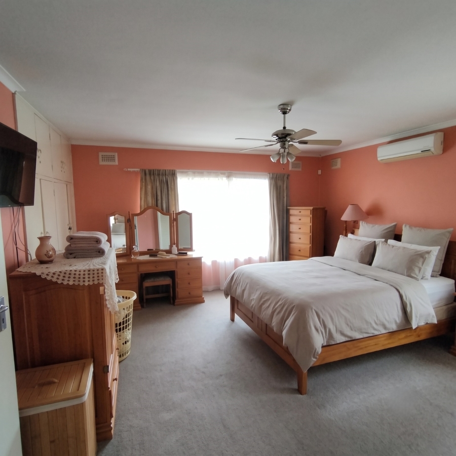 5 Bedroom Property for Sale in Cowies Hill Park KwaZulu-Natal