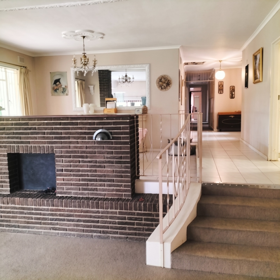5 Bedroom Property for Sale in Cowies Hill Park KwaZulu-Natal