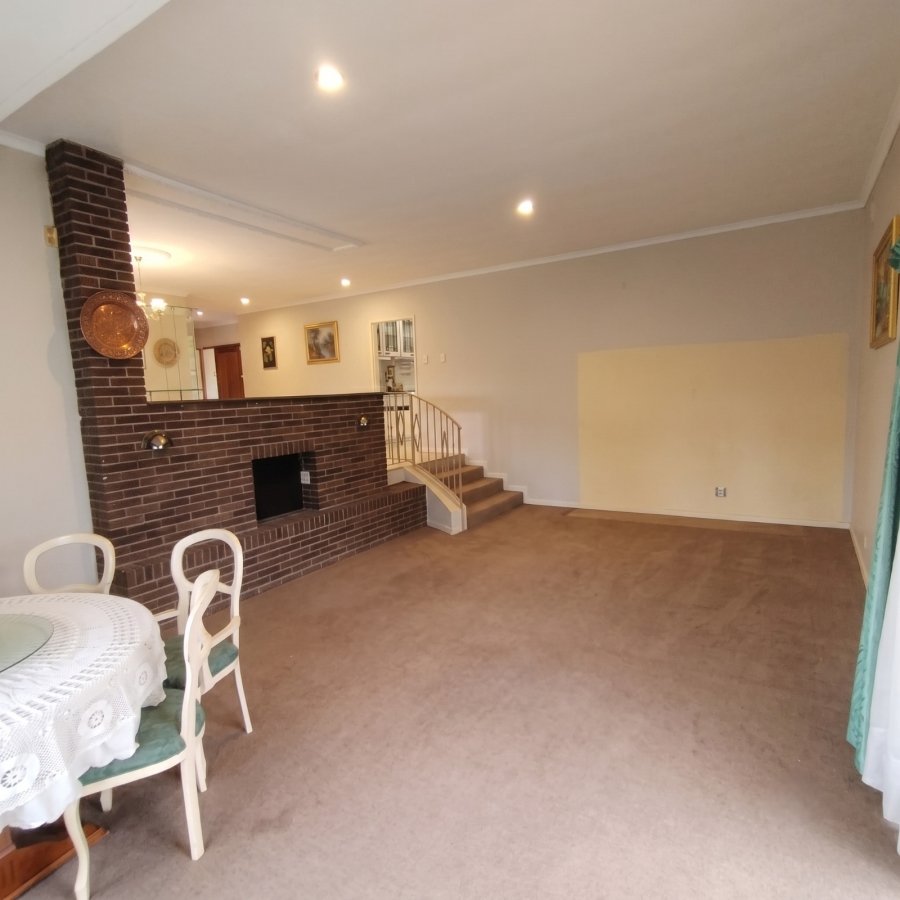 5 Bedroom Property for Sale in Cowies Hill Park KwaZulu-Natal