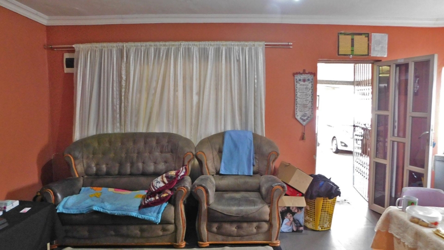 6 Bedroom Property for Sale in Moorton KwaZulu-Natal