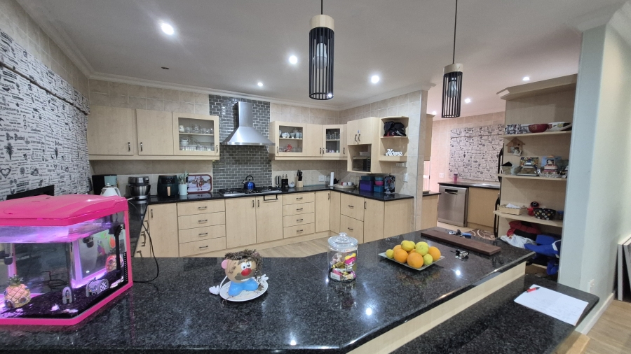 3 Bedroom Property for Sale in Dawncliffe KwaZulu-Natal