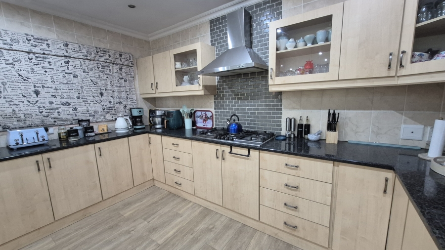 3 Bedroom Property for Sale in Dawncliffe KwaZulu-Natal