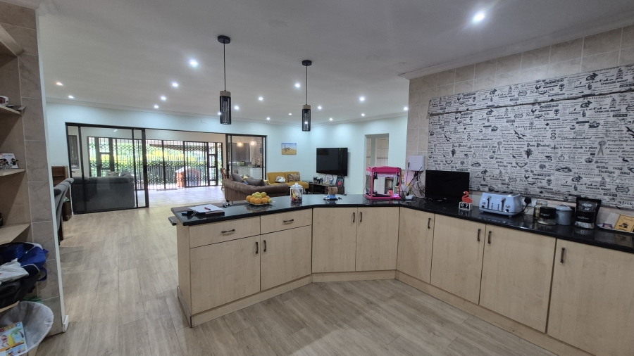 3 Bedroom Property for Sale in Dawncliffe KwaZulu-Natal