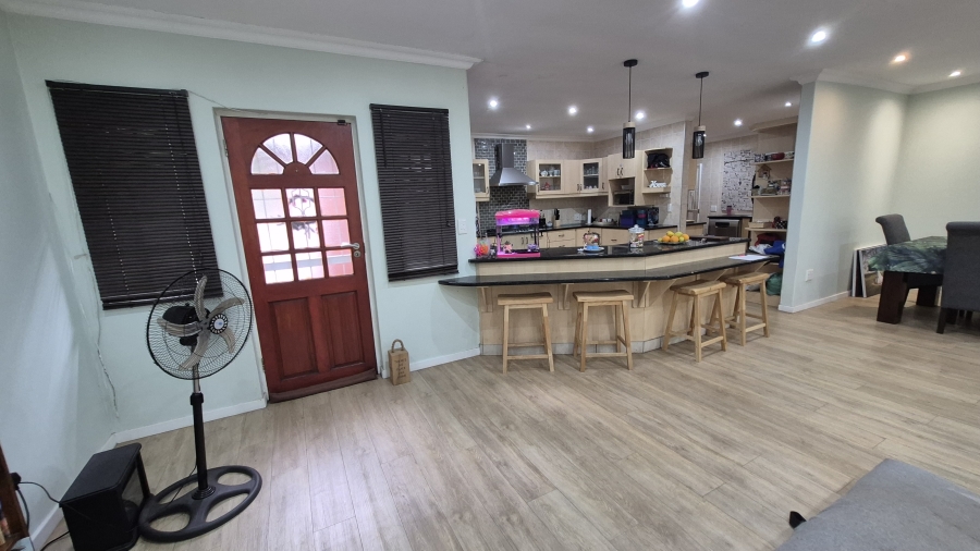 3 Bedroom Property for Sale in Dawncliffe KwaZulu-Natal