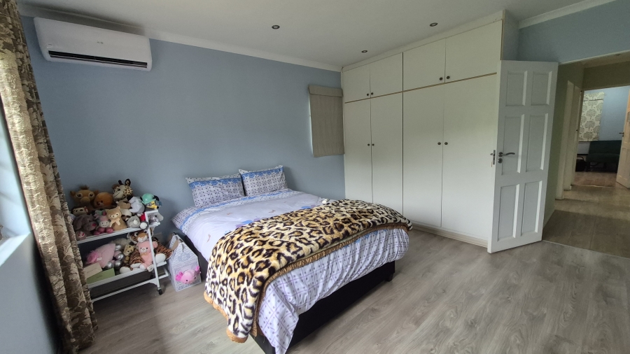 3 Bedroom Property for Sale in Dawncliffe KwaZulu-Natal