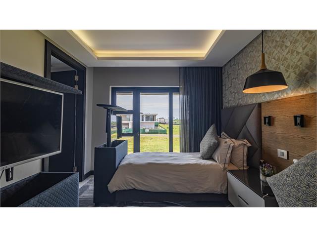 5 Bedroom Property for Sale in Umhlanga Ridgeside KwaZulu-Natal