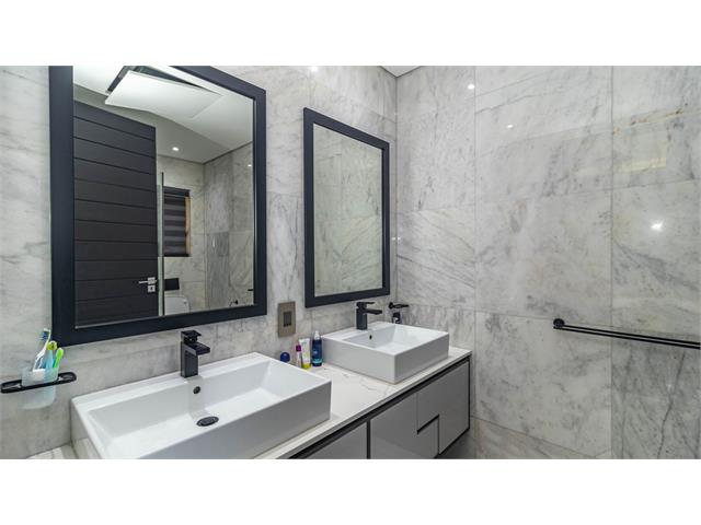 5 Bedroom Property for Sale in Umhlanga Ridgeside KwaZulu-Natal