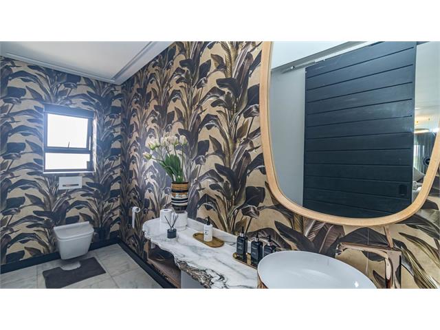 5 Bedroom Property for Sale in Umhlanga Ridgeside KwaZulu-Natal