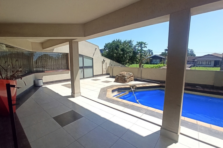 8 Bedroom Property for Sale in Isipingo Hills KwaZulu-Natal