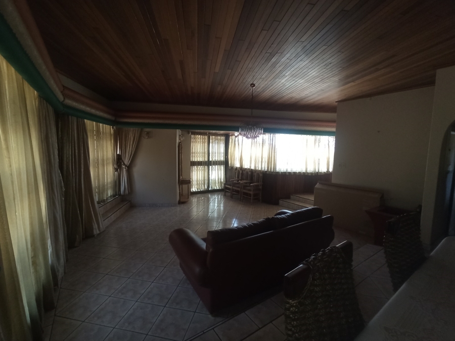 8 Bedroom Property for Sale in Isipingo Hills KwaZulu-Natal