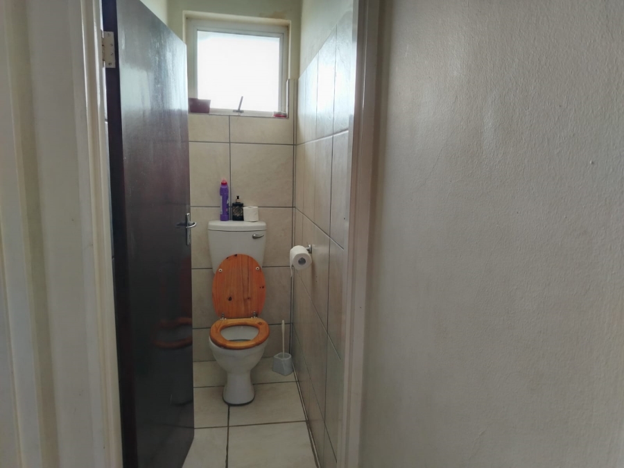 2 Bedroom Property for Sale in Amanzimtoti KwaZulu-Natal