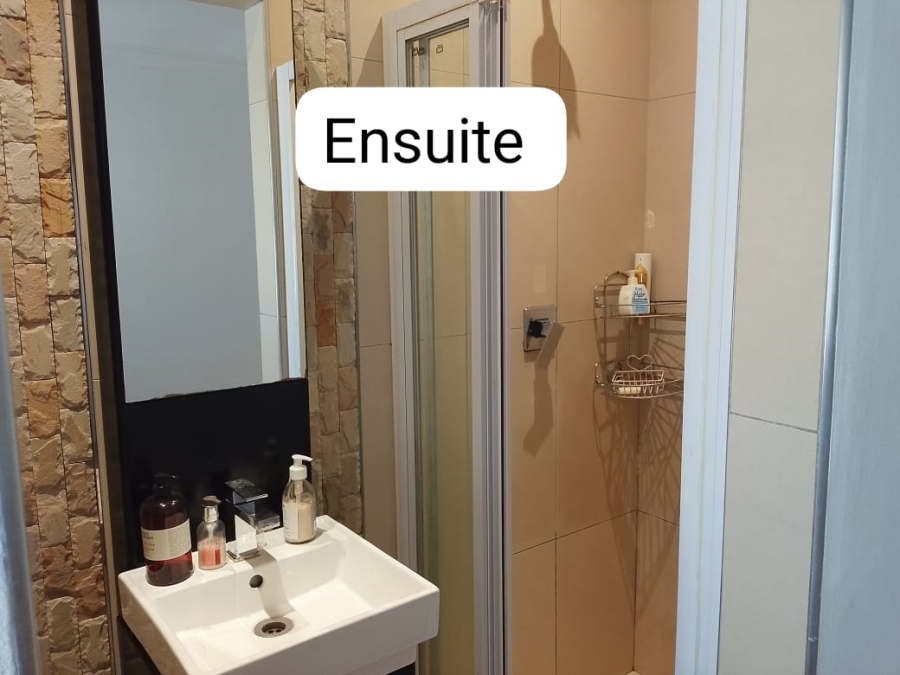 To Let 3 Bedroom Property for Rent in Avoca KwaZulu-Natal