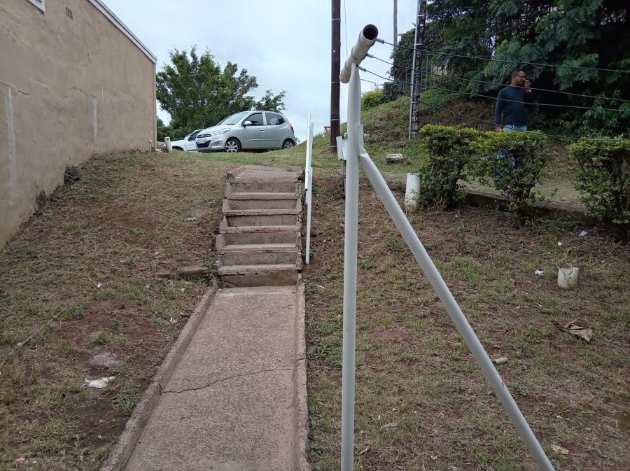 2 Bedroom Property for Sale in Northcroft KwaZulu-Natal