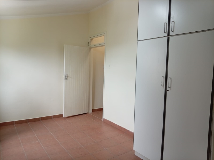 2 Bedroom Property for Sale in Northcroft KwaZulu-Natal